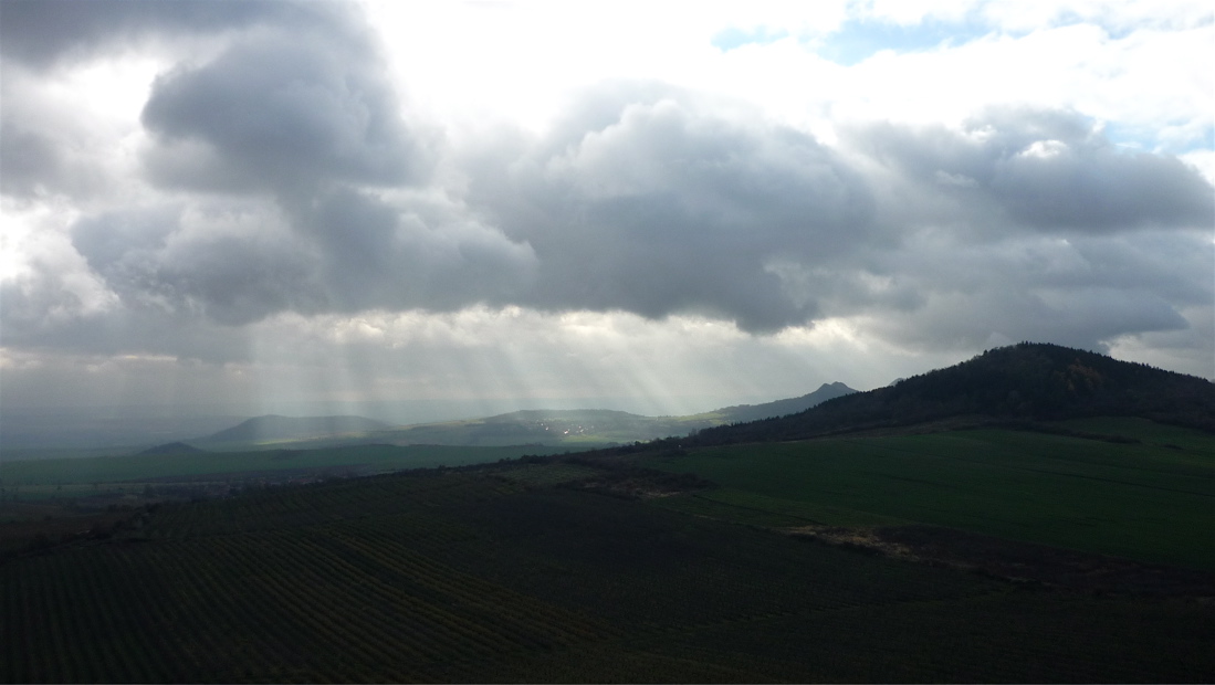 Chožovská hora (359 m), Brník a Srdov, Křížový vrch.