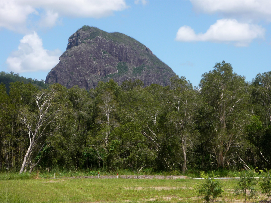 Mount Tibrogargan (364 m).