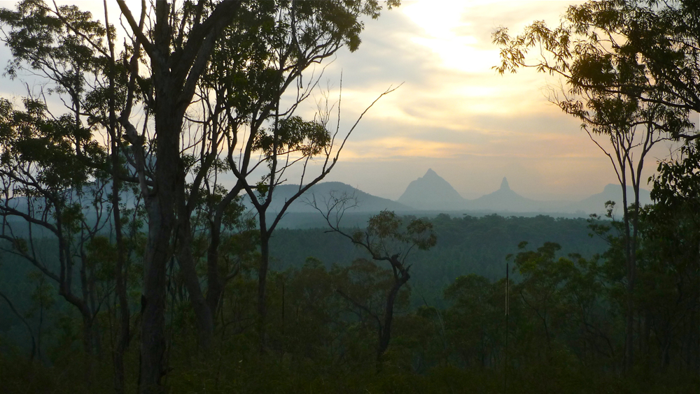 Protáhlý hřbet Cooee, Beerwah, Coonowrin a Ngun Ngun.