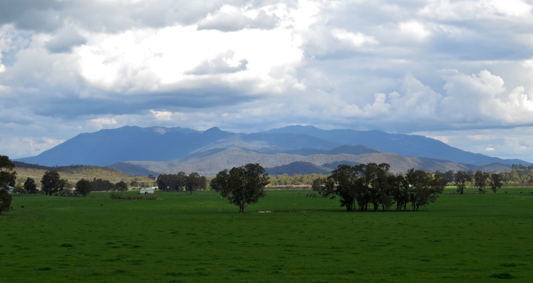 Mount Buffalo, rozsáhlá náhorní plošina, nejvyšší bod The Horn (1723 m).