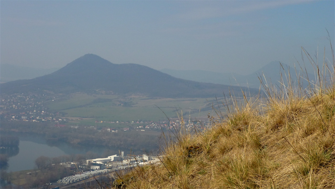 Lovoš (570 m) z Radobýlu