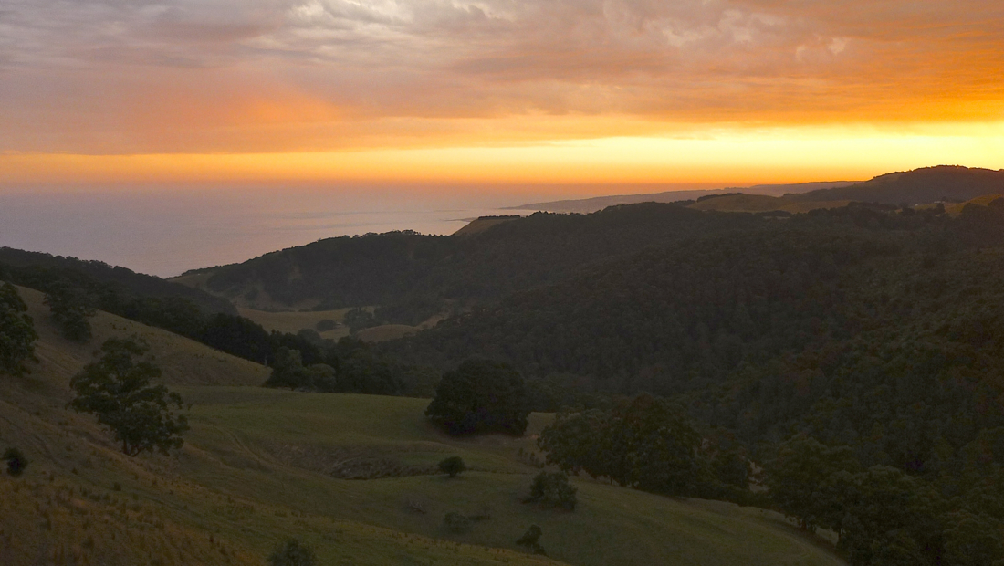 Otways a západ slunce za Apollo Bay.