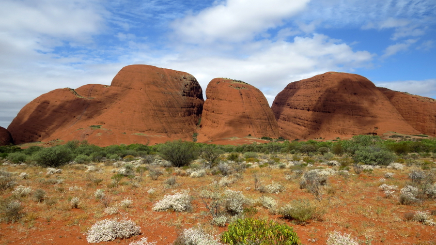Pohoří Kata Tjuta, dříve zvané The Olgas.