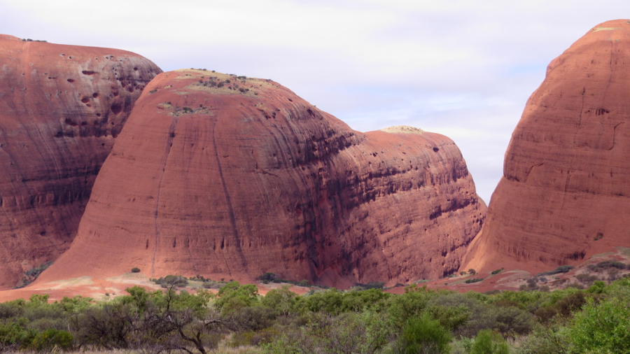 Kata Tjuta, dodnes dějiště rituálů, držených místními Anangu v tajnosti.