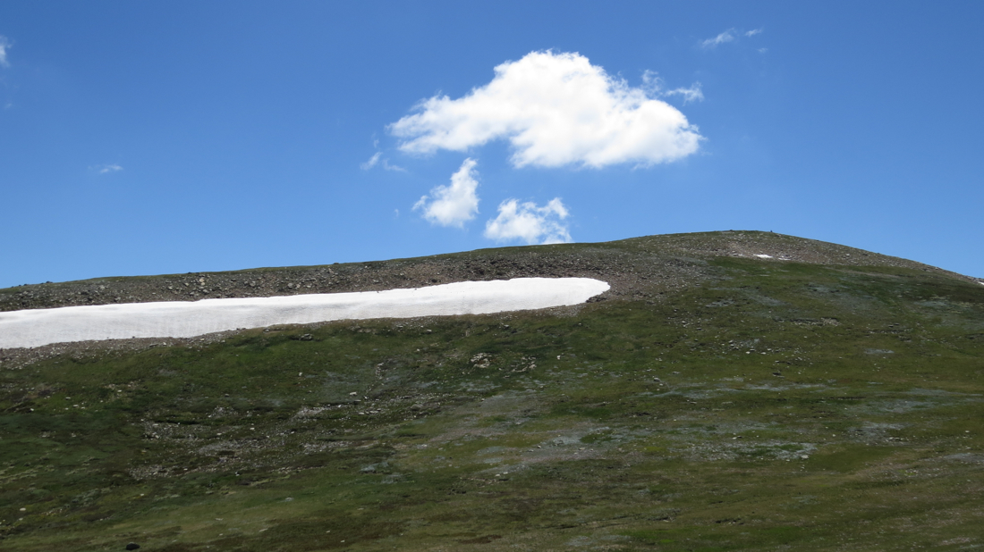 Mount Kosciuszko (2228 m), nejvyšší hora Austrálie.