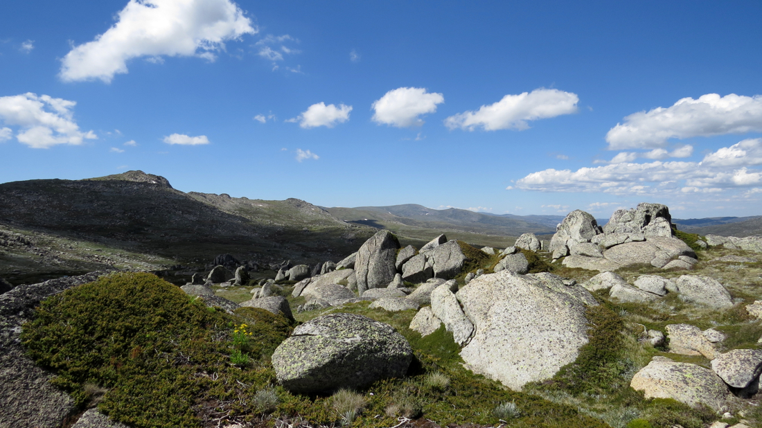 Vlevo ridge zvaný Etheridge.