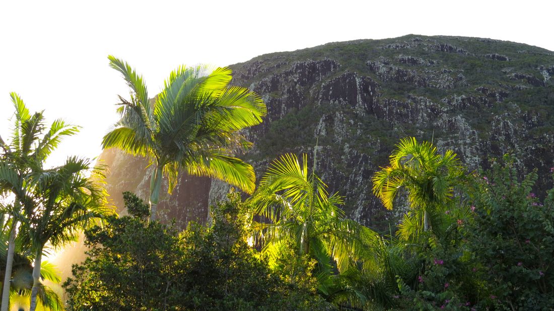 Mount Coolum (208 m), poblíž Sunshine Coast, Queensland.