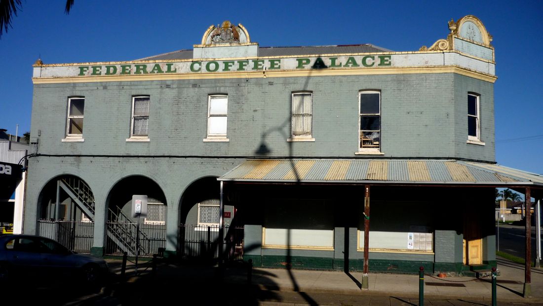 Federal Coffee Palace, nejstarší budova v Yarram (asi 1888).