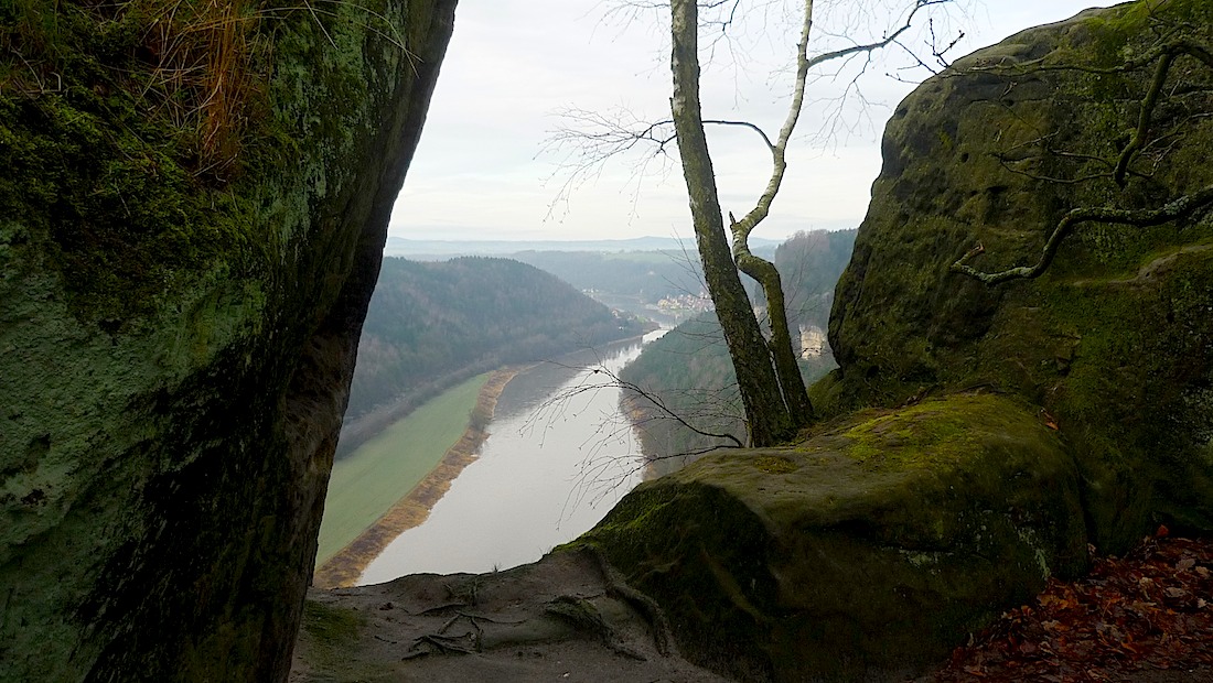 Labe ve skalním průhledu cestou na Bastei.
