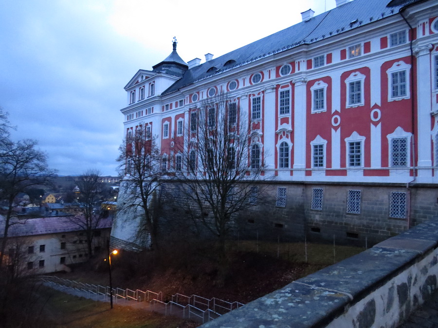Impozantní broumovský benediktýnský klášter.