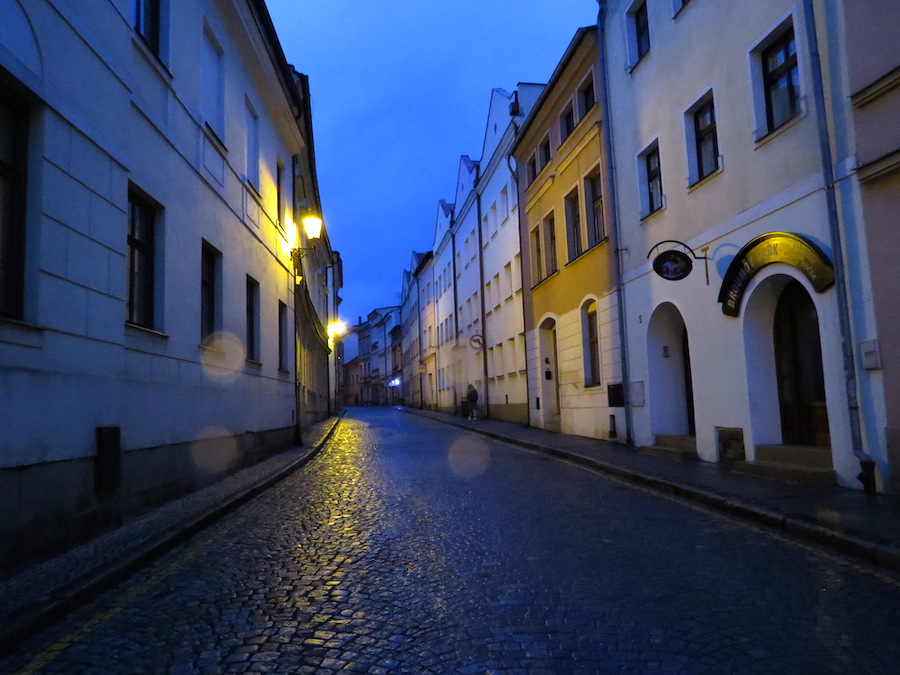 Podvečerní ulice Generála Svobody.
