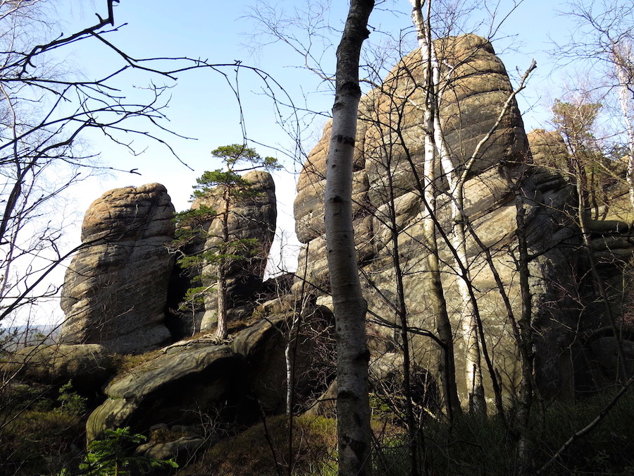 Konečně Velká kupa (708 m), malá pískovcová pevnost.