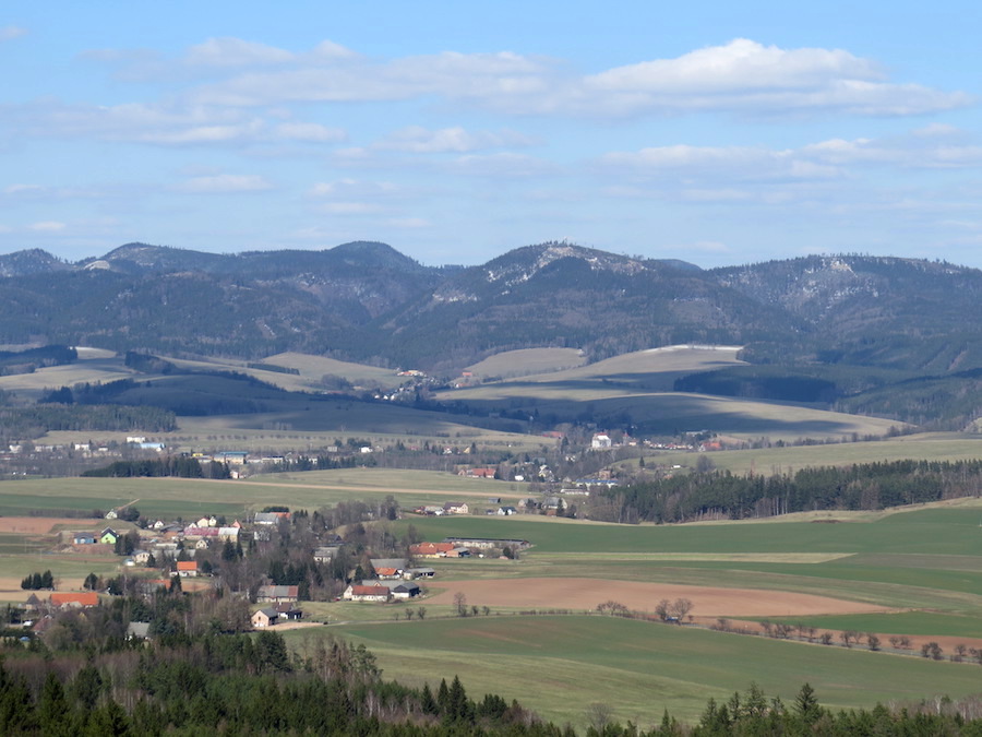 Ruprechtický špičák na polské hranici. Pohled z hřebene.