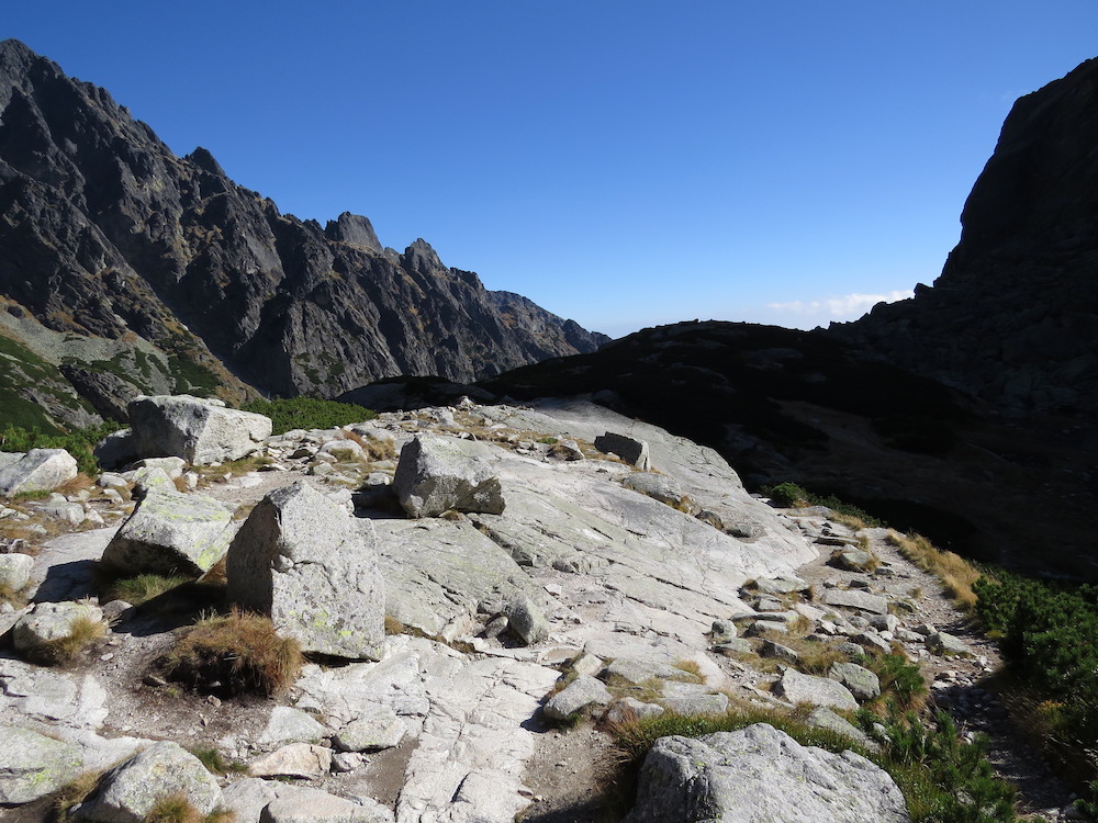 Velká Studená dolina od Vareškového plesa (1836 m).