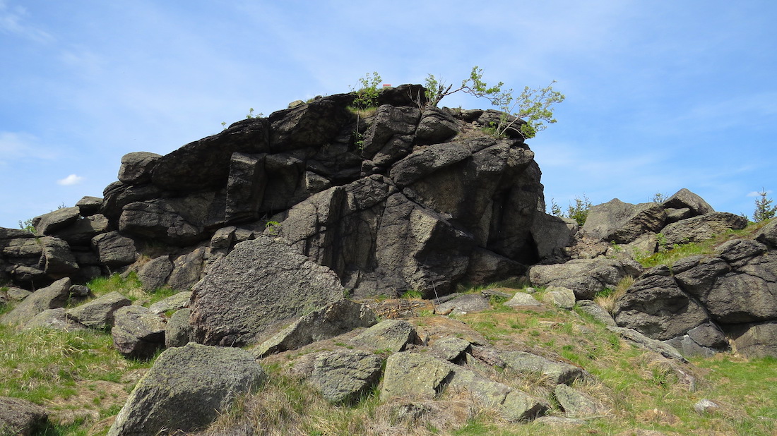Medvědí skála (924 m).
