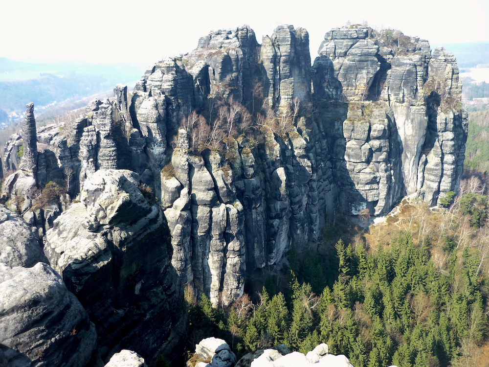Schrammsteine, Mittlerer a Hoher Torstein (424 m).