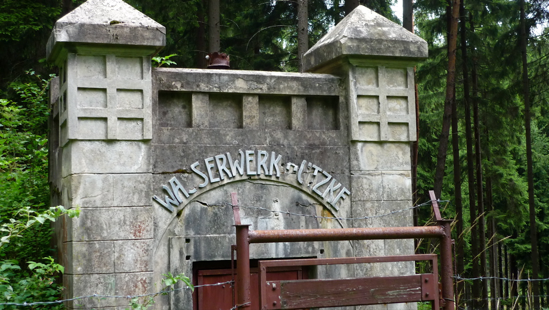 Wasserwerke v lese nad Lhotskem.