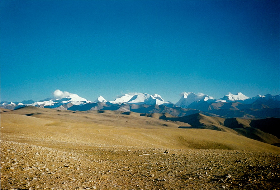 Lobuche Kang (7367 m), Labuche Kang II (7072 m), Colangma (6952 m).