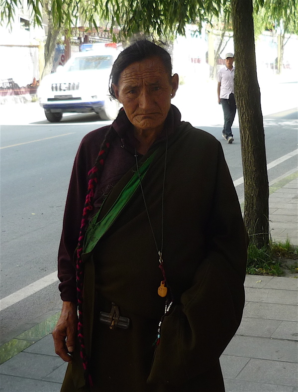 Cestou na Pao Ma Shan, tyčící se nad městem.