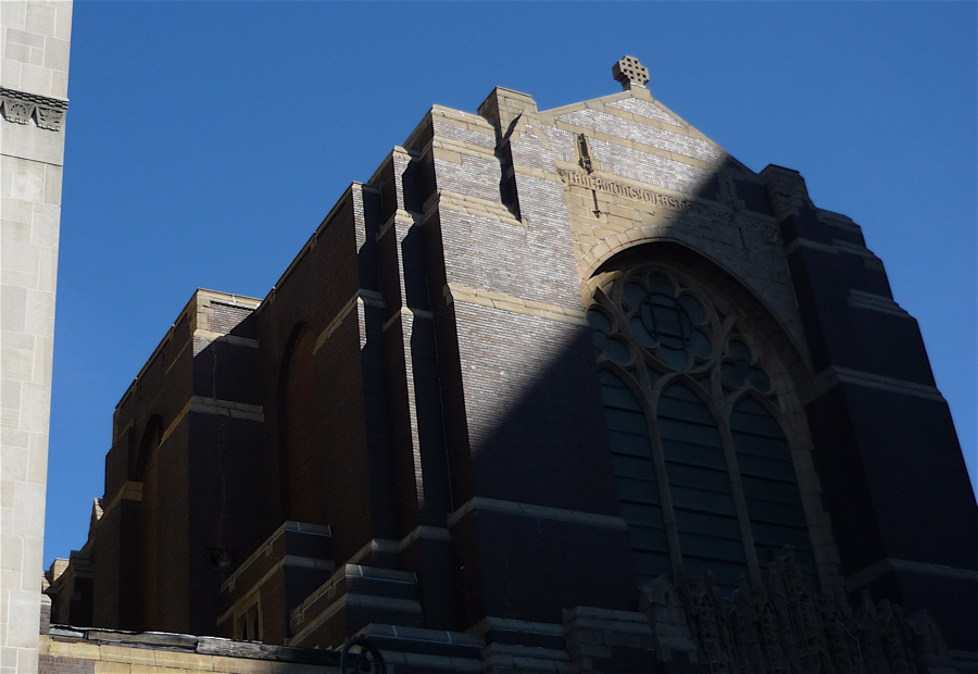 Hanson Place Central Methodist Church, 1931. Pizza v přízemí.