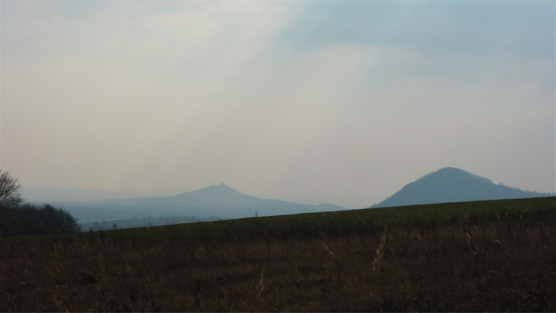 Cestou od severu do Litoměřic: Hazmburk a Radobýl.