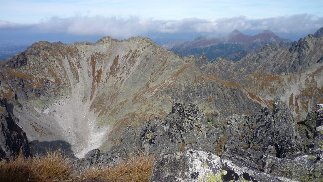Svišťový štít a Belianské Tatry v dáli