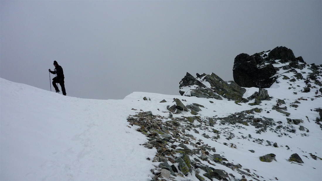 "Waga"! Sedlo Váha (2340 m).