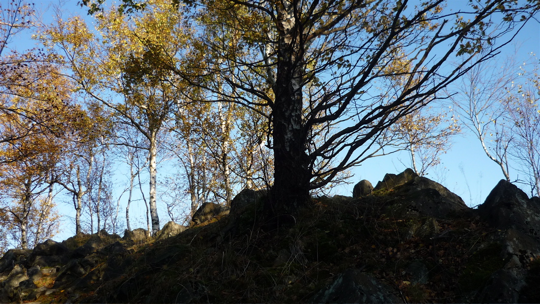 Idyla na vrcholu však tají dobrodružnou povahu tohoto kopce.