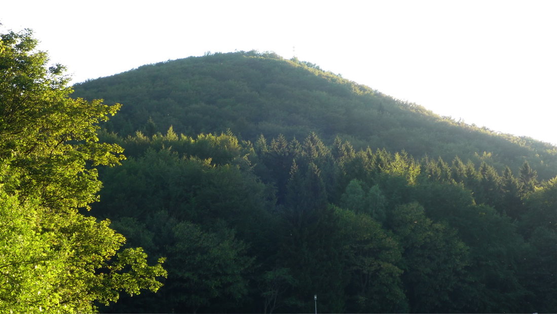 Lausche z rozcestí nad Sonnenbergem