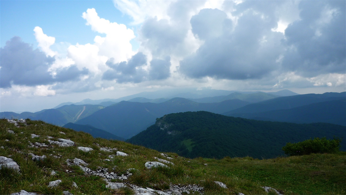 Pohledy z vrcholu Kľaku.