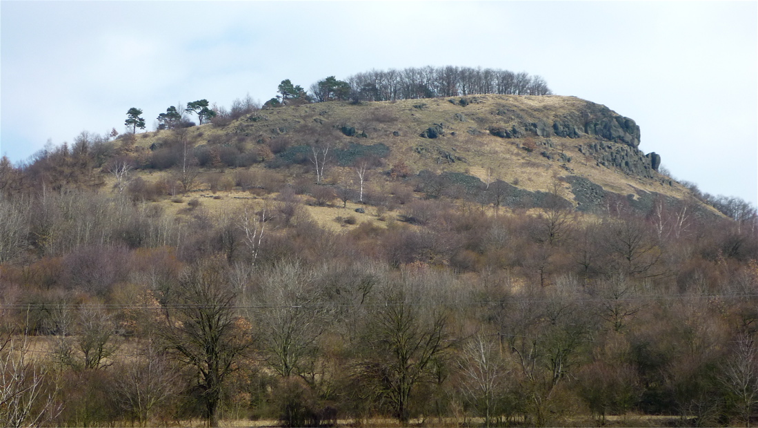 Hradiště (545 m) severně od Litoměřic.