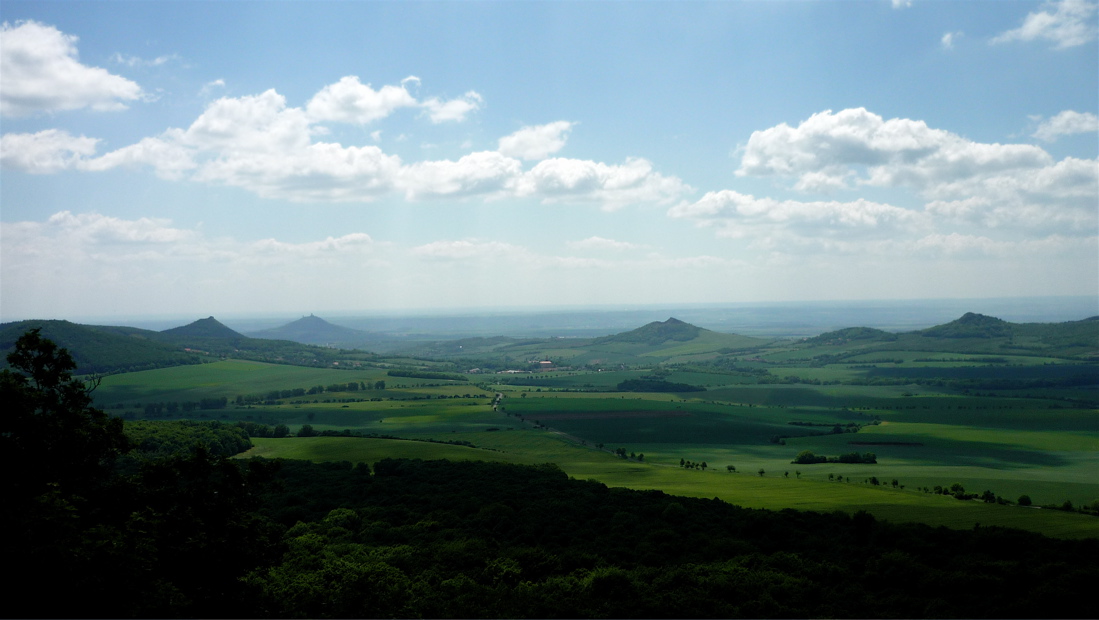 Košťálov, Hazmburk, Vršetín a Kvítel.