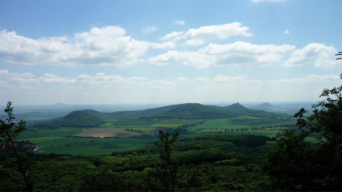 Říp, Boreč, Ovčín, Jezerka, Košťálov, Hazmburk.