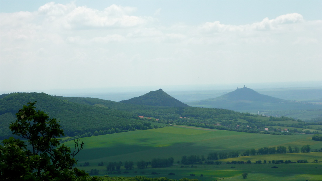Košťálov a Hazmburk.
