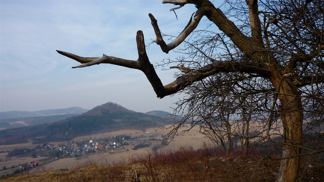 Na protilehlé Panně stál nepřátelský hrad Zikmunda z Vartemberka
