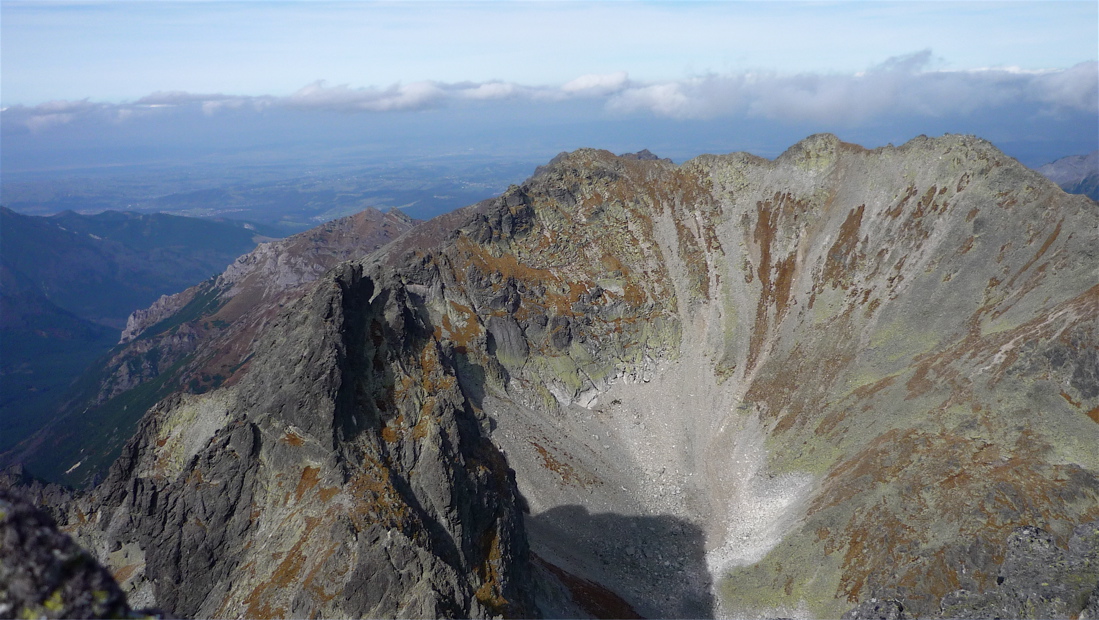 Divá veža (2373 m), Svišťový štít (2382 m) a Divá kotlina