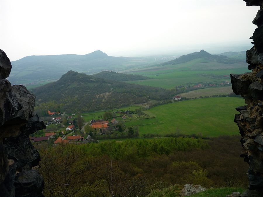 Plešivec, Košťálov a Vršetín z Oltáříku.