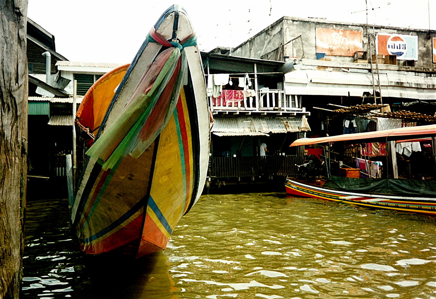 Bárky na Chao Phraya.