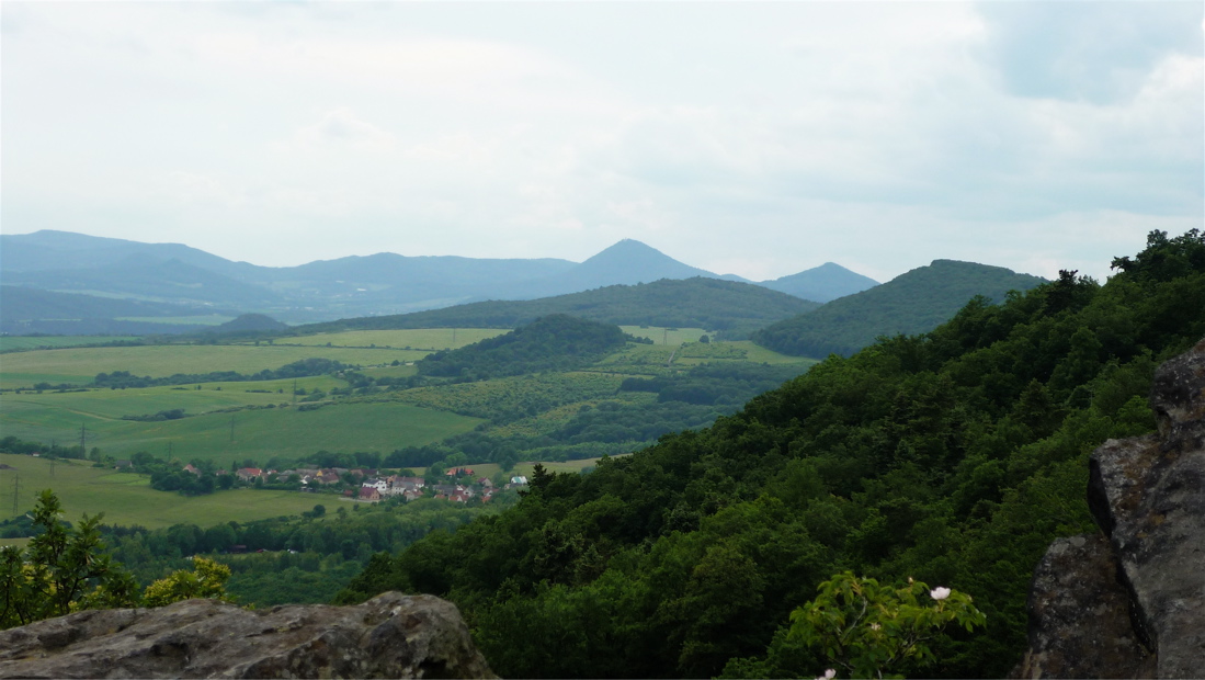 Milešovka, Kletečná a Hradiště.