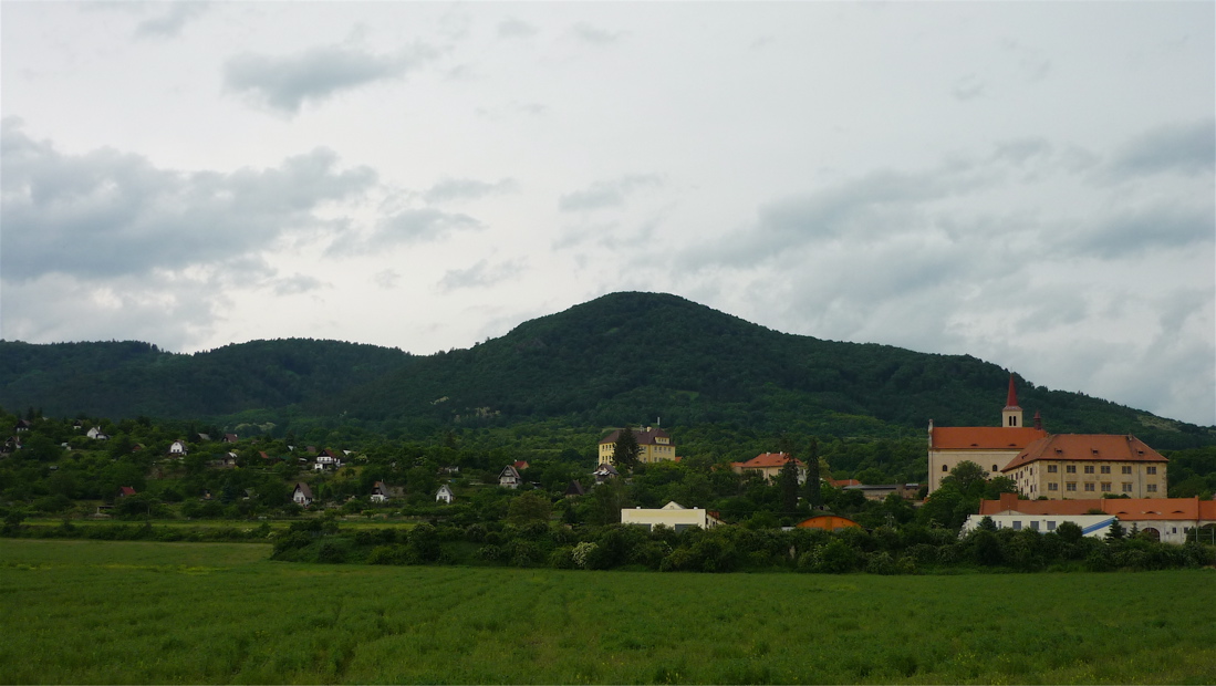 Křížová hora a Žitenice.