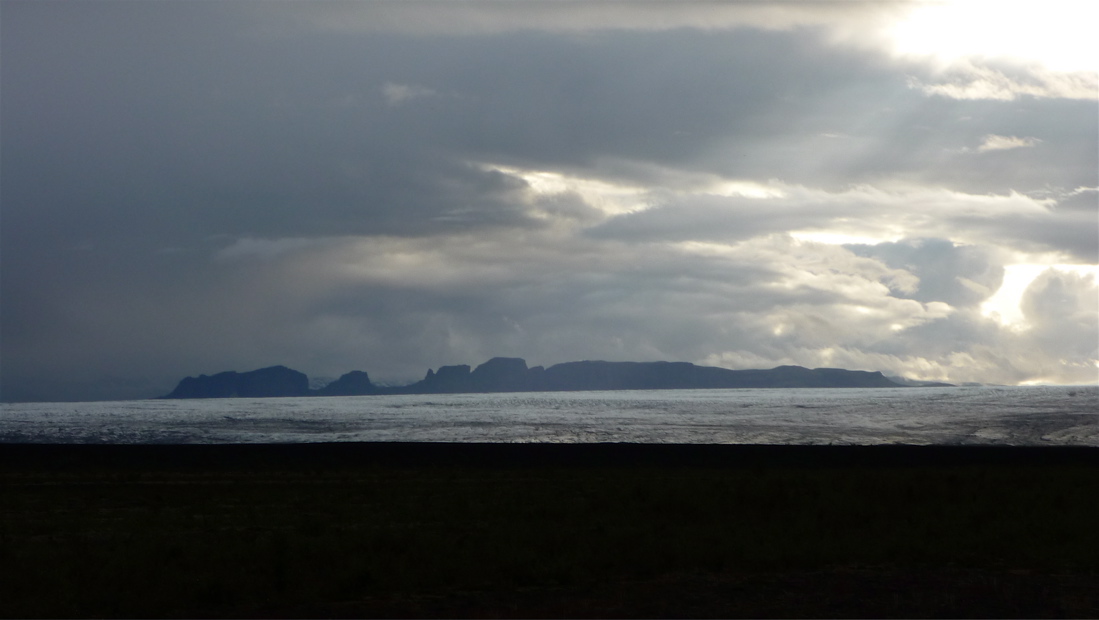 Skeidarárjökull a Eystrafjall.