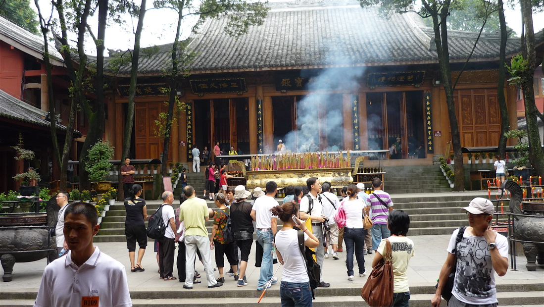 Lingyun temple, nedaleko za Buddhovou hlavou.