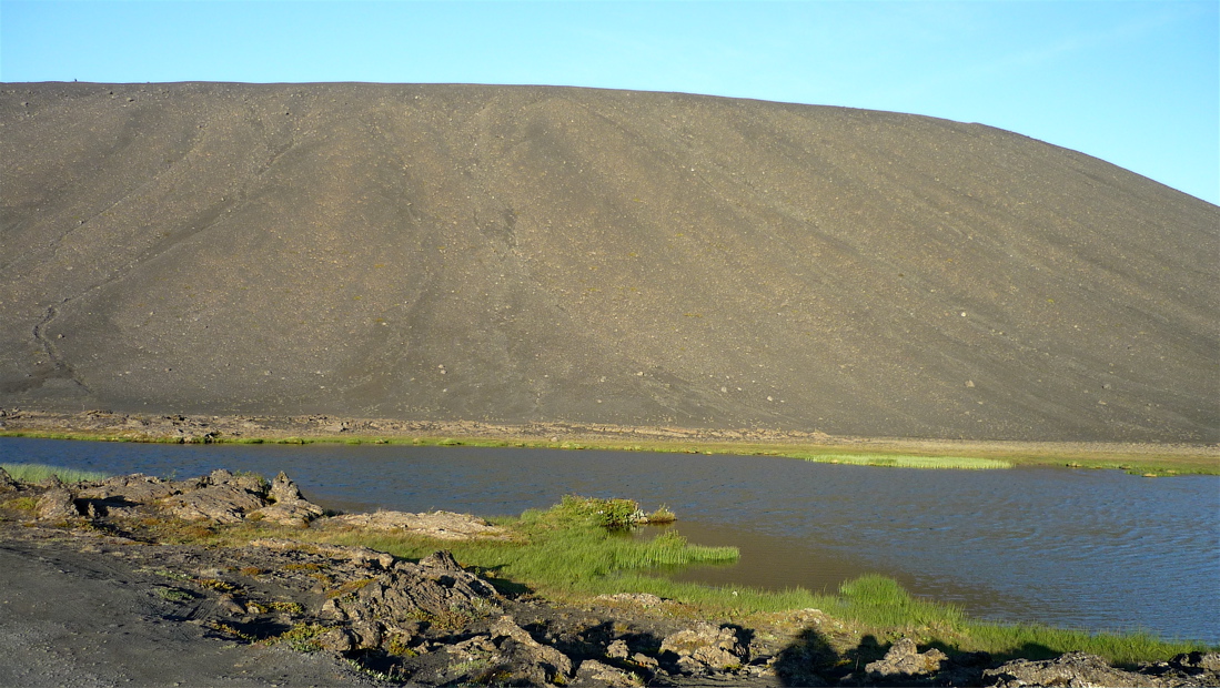 Hverfell, nebo Hverfjall, pozůstatek prehistorické erupce.