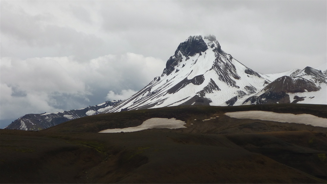 Lodmundur (1432 m).