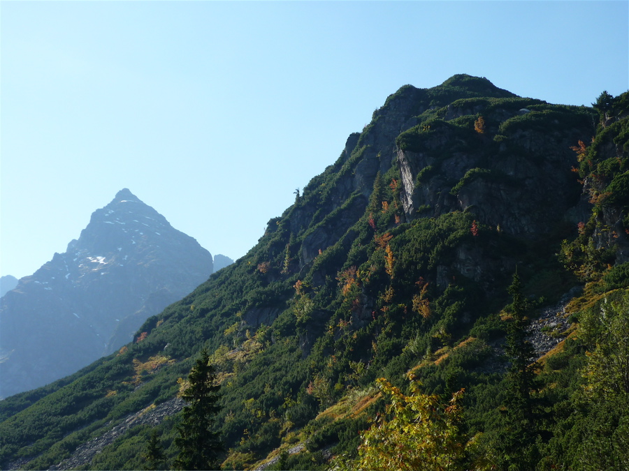 Koscielec a vpravo Mały Koscielec (1863 m).