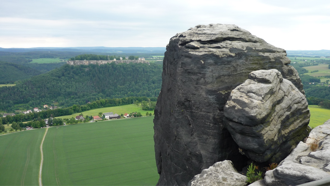 Königstein na druhém břehu Labe.