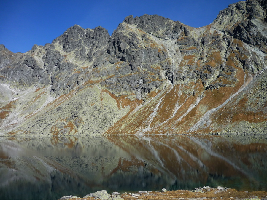 Veľké Hincovo pleso, Veľký a Prostředný Mengusovský štít.