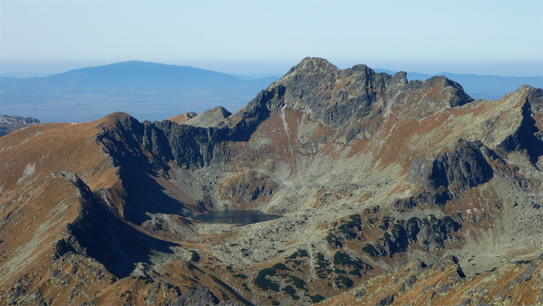 Walentkowy Wierch (2156 m), Zadni Staw Polski (1890 m) v Dolinke pod Kołem.